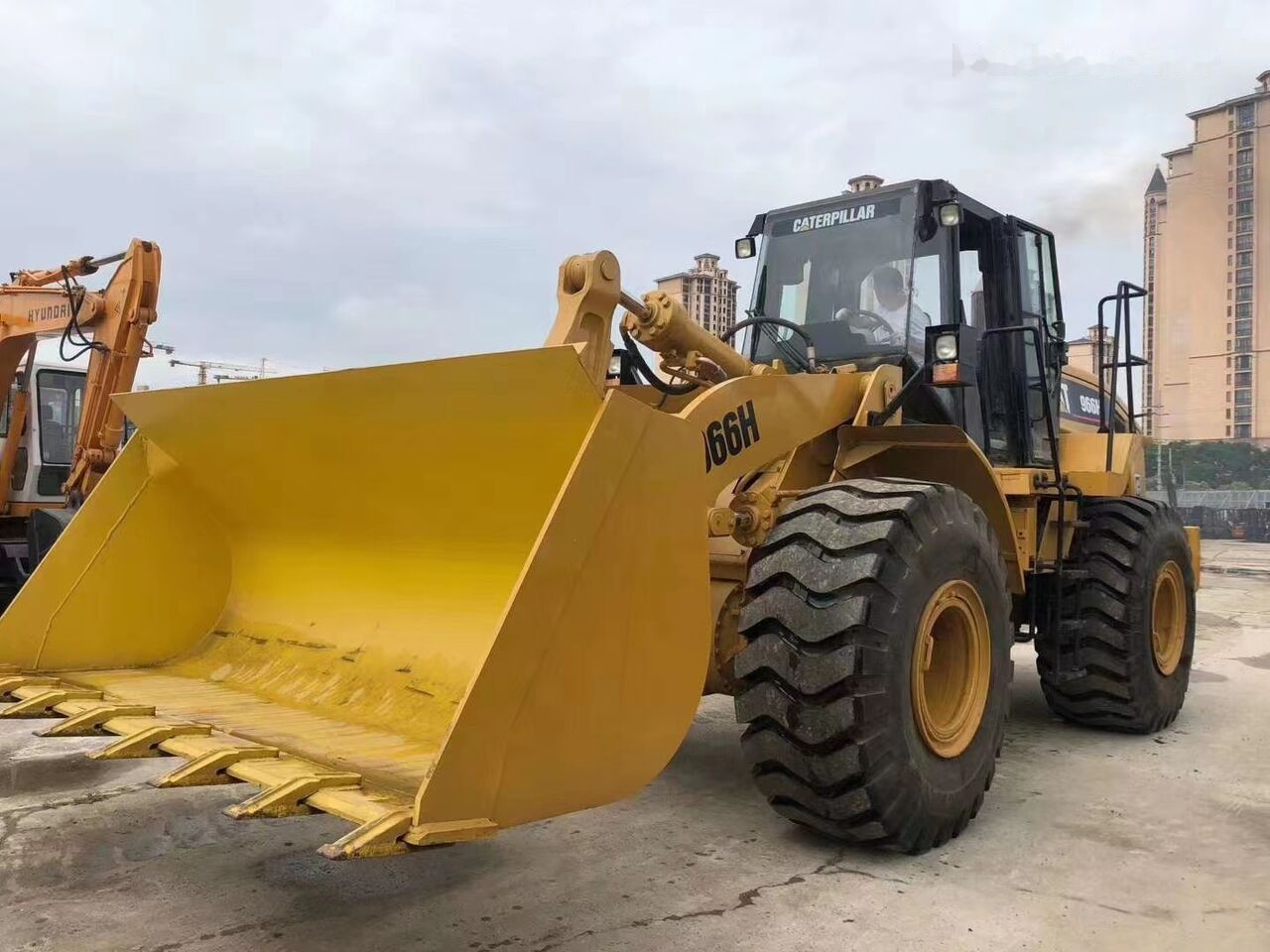 Caterpillar 966H - Wheel loader: gambar 2 Caterpillar 966H - Wheel loader: gambar 2