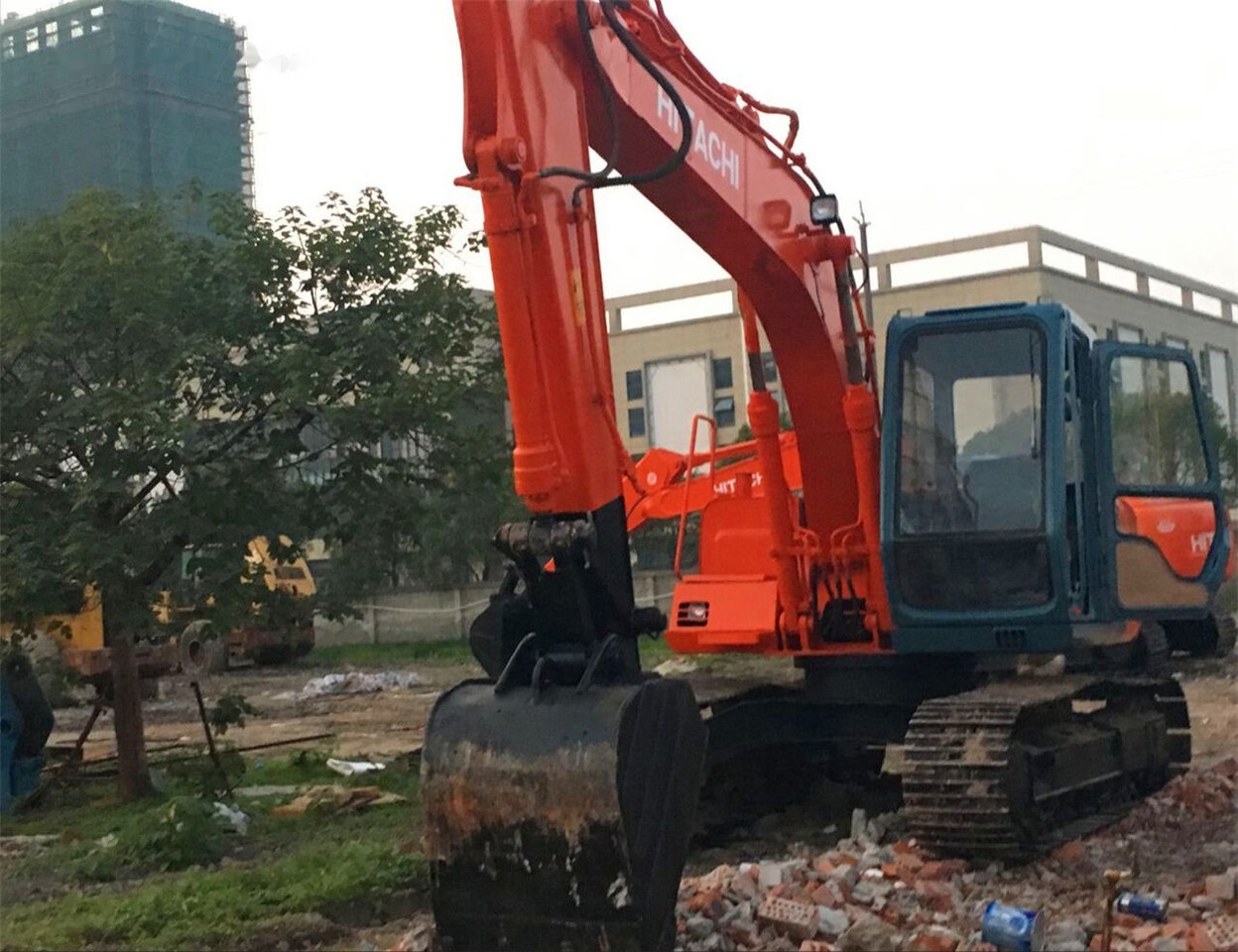 Hitachi EX120-3 - Ekskavator perayap: gambar 5 Hitachi EX120-3 - Ekskavator perayap: gambar 5