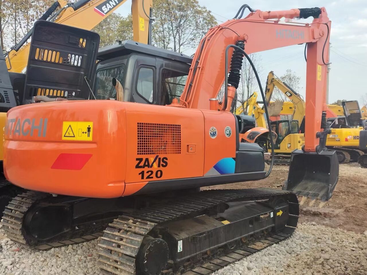 Hitachi ZX120 - Ekskavator perayap: gambar 3 Hitachi ZX120 - Ekskavator perayap: gambar 3