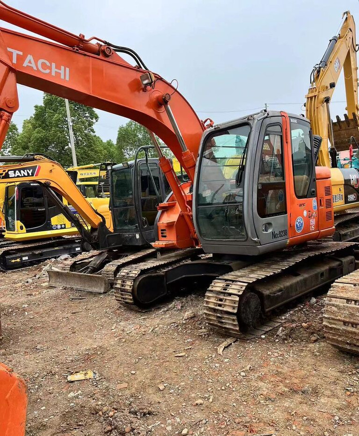 Hitachi ZX135 - Ekskavator perayap: gambar 2 Hitachi ZX135 - Ekskavator perayap: gambar 2