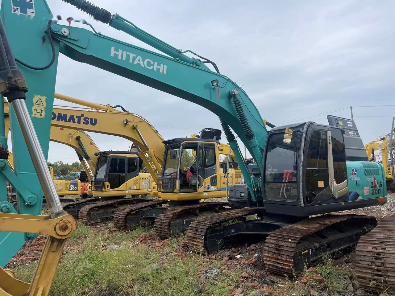 Hitachi ZX200-3 - Ekskavator perayap: gambar 4 Hitachi ZX200-3 - Ekskavator perayap: gambar 4