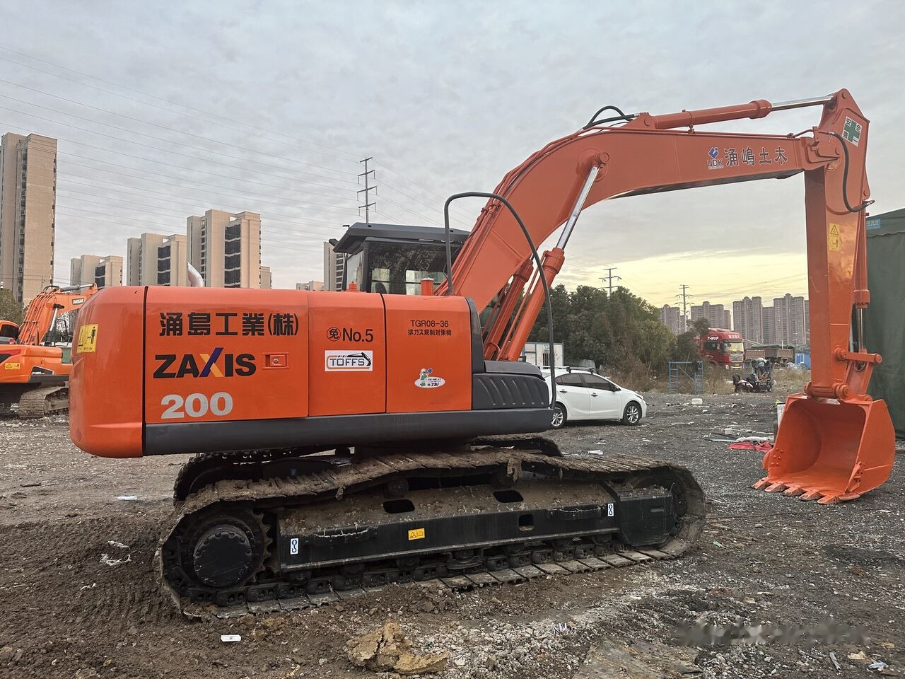 Hitachi ZX200-3 - Ekskavator perayap: gambar 3 Hitachi ZX200-3 - Ekskavator perayap: gambar 3