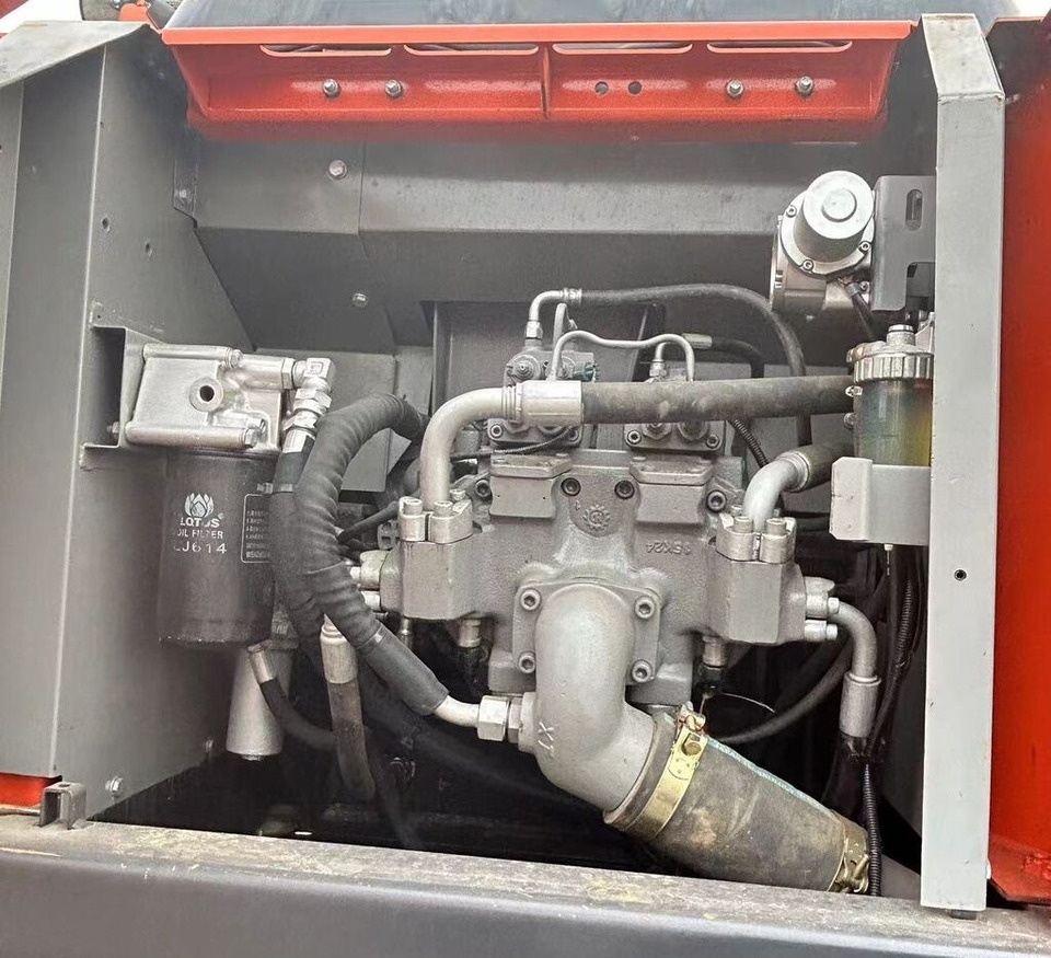 Hitachi ZX200-3 - Ekskavator perayap: gambar 4 Hitachi ZX200-3 - Ekskavator perayap: gambar 4