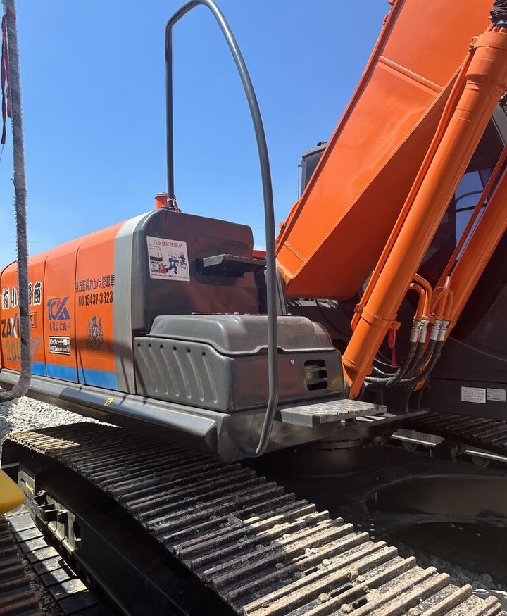 Ekskavator perayap Hitachi ZX200: gambar 6 Ekskavator perayap Hitachi ZX200: gambar 6