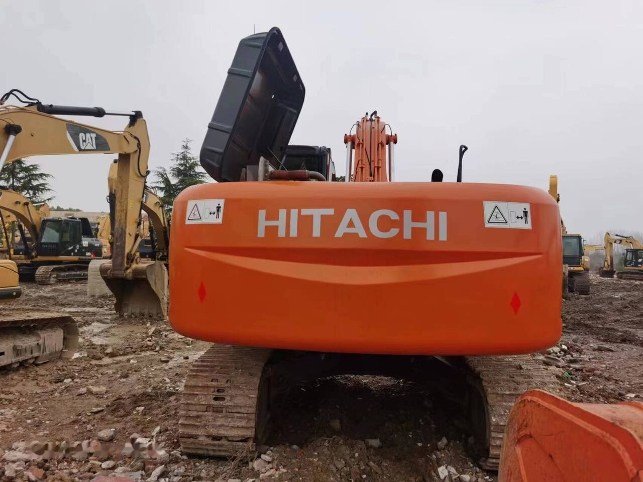 Hitachi ZX250 - Ekskavator perayap: gambar 3 Hitachi ZX250 - Ekskavator perayap: gambar 3