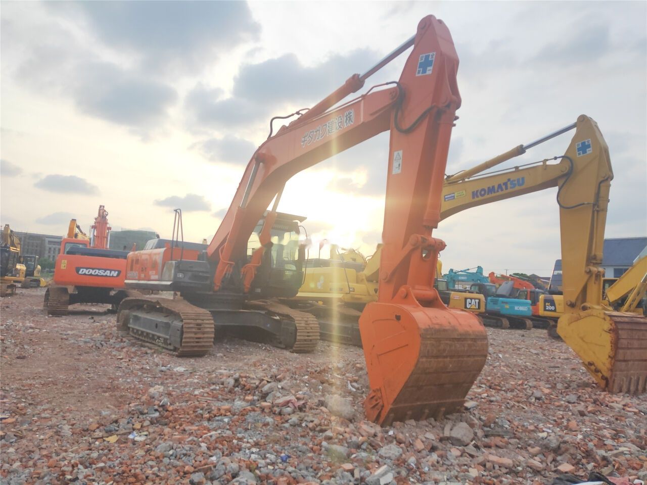 Hitachi ZX350H-3G - Ekskavator perayap: gambar 3 Hitachi ZX350H-3G - Ekskavator perayap: gambar 3