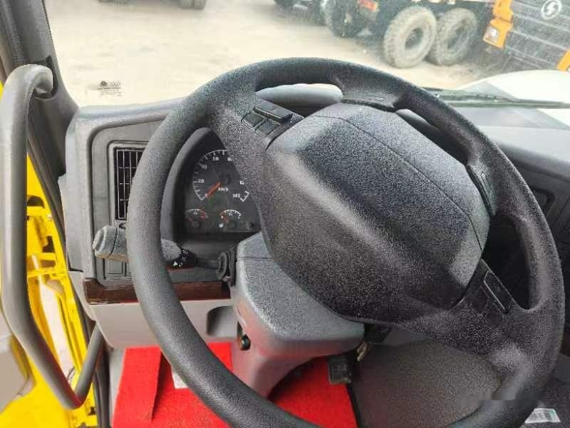 Howo 371 8*4 - Truk jungkit: gambar 5 Howo 371 8*4 - Truk jungkit: gambar 5