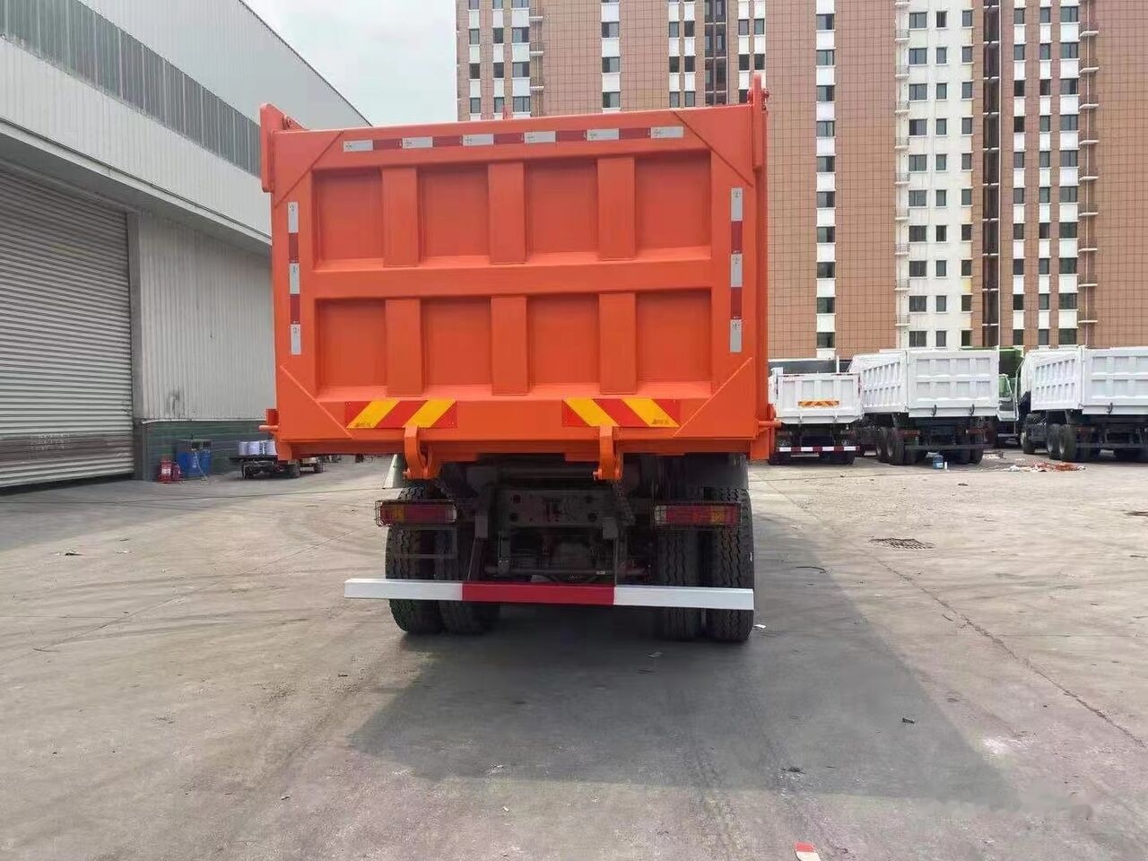 Howo 371 - Truk jungkit: gambar 3 Howo 371 - Truk jungkit: gambar 3