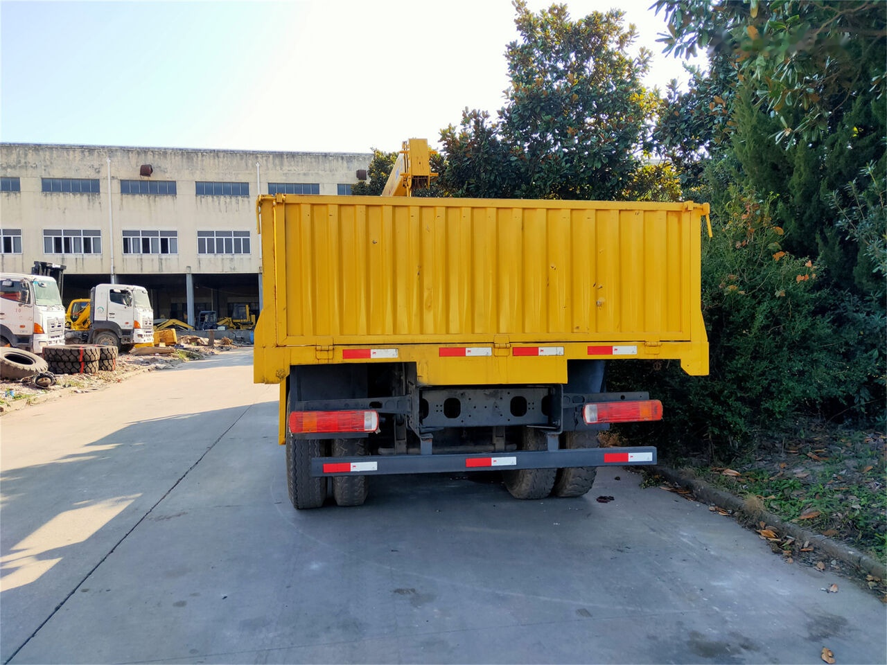 Howo 375 - Truk jungkit, Truk derek: gambar 2 Howo 375 - Truk jungkit, Truk derek: gambar 2
