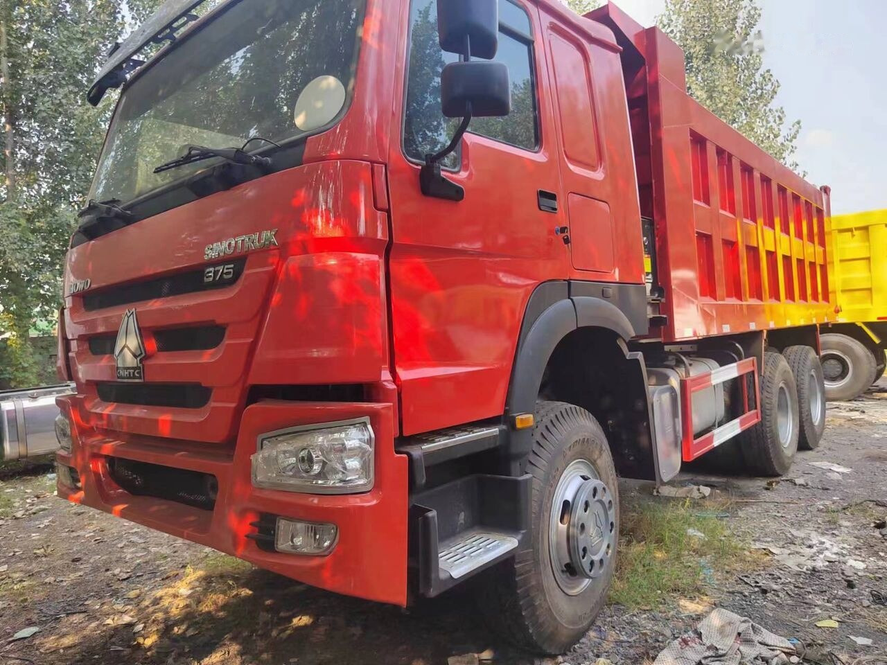 Truk jungkit Howo 6X4: gambar 6