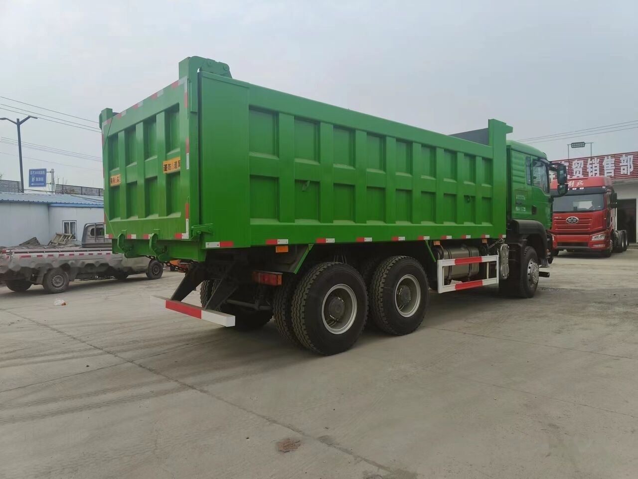 Truk jungkit Howo G7W: gambar 7