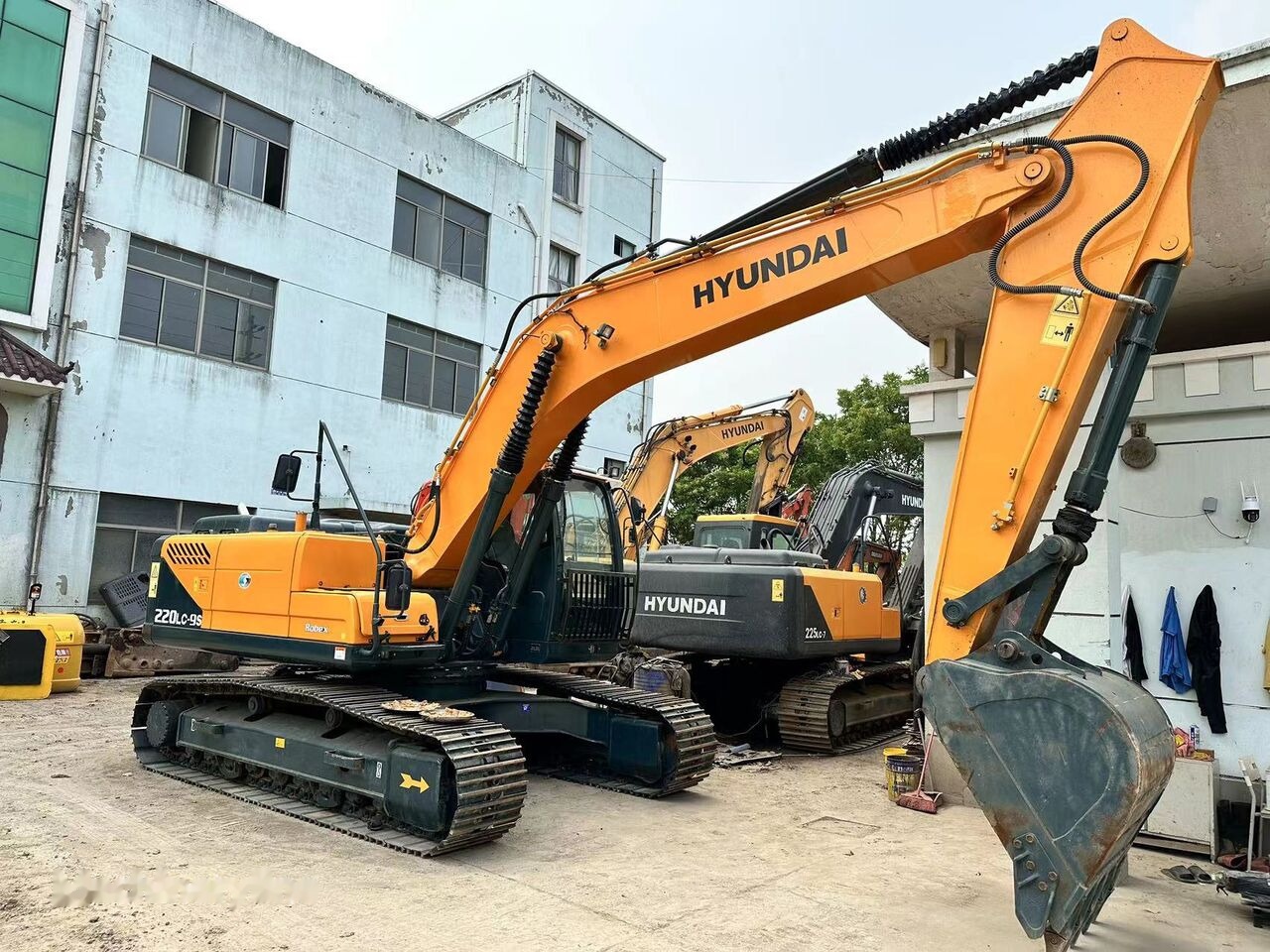 Hyundai 220LC-9S - Ekskavator perayap: gambar 4 Hyundai 220LC-9S - Ekskavator perayap: gambar 4