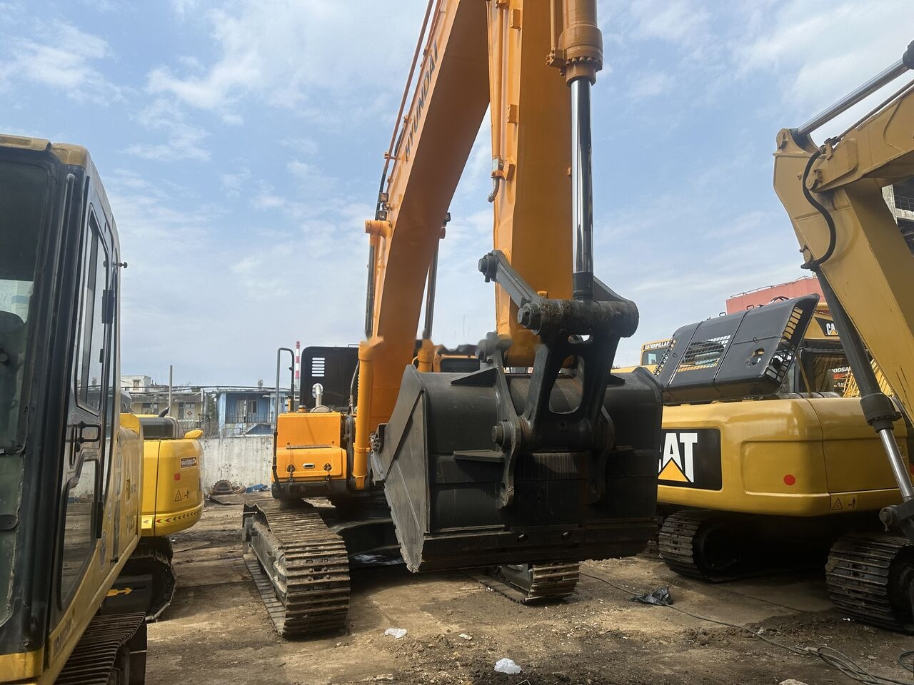 Hyundai R330LC-9S - Ekskavator perayap: gambar 5 Hyundai R330LC-9S - Ekskavator perayap: gambar 5