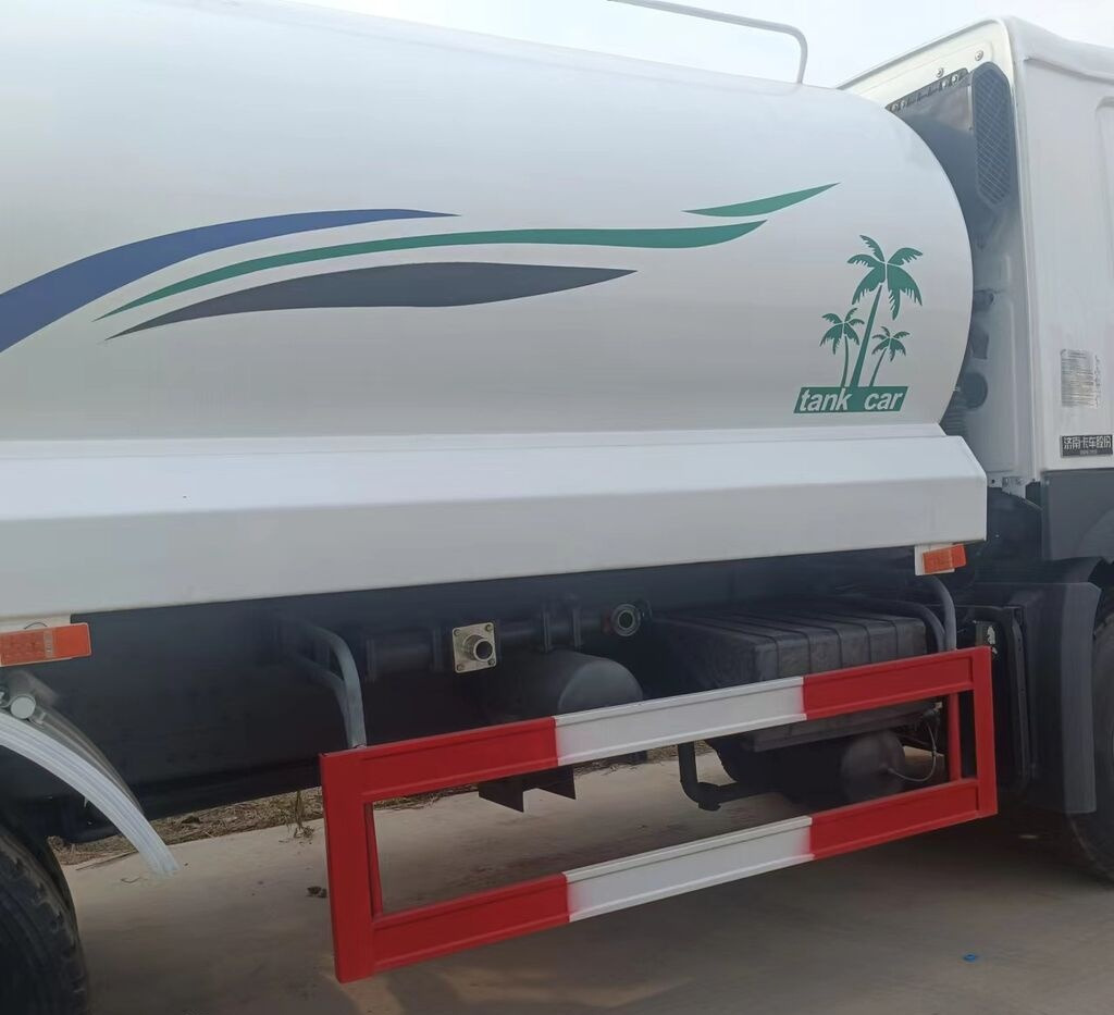 Sinotruk Howo 371 - Kendaraan Kota/ Khusus: gambar 4 Sinotruk Howo 371 - Kendaraan Kota/ Khusus: gambar 4