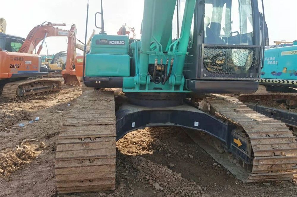 Kobelco SK200LC - Ekskavator perayap: gambar 5 Kobelco SK200LC - Ekskavator perayap: gambar 5