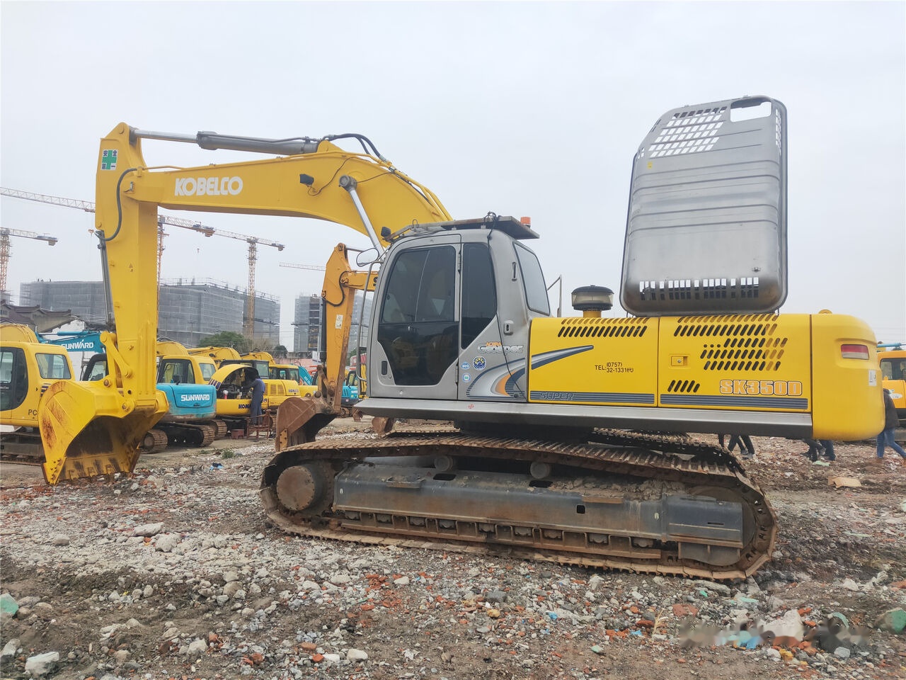 Ekskavator perayap Kobelco SK350D: gambar 6