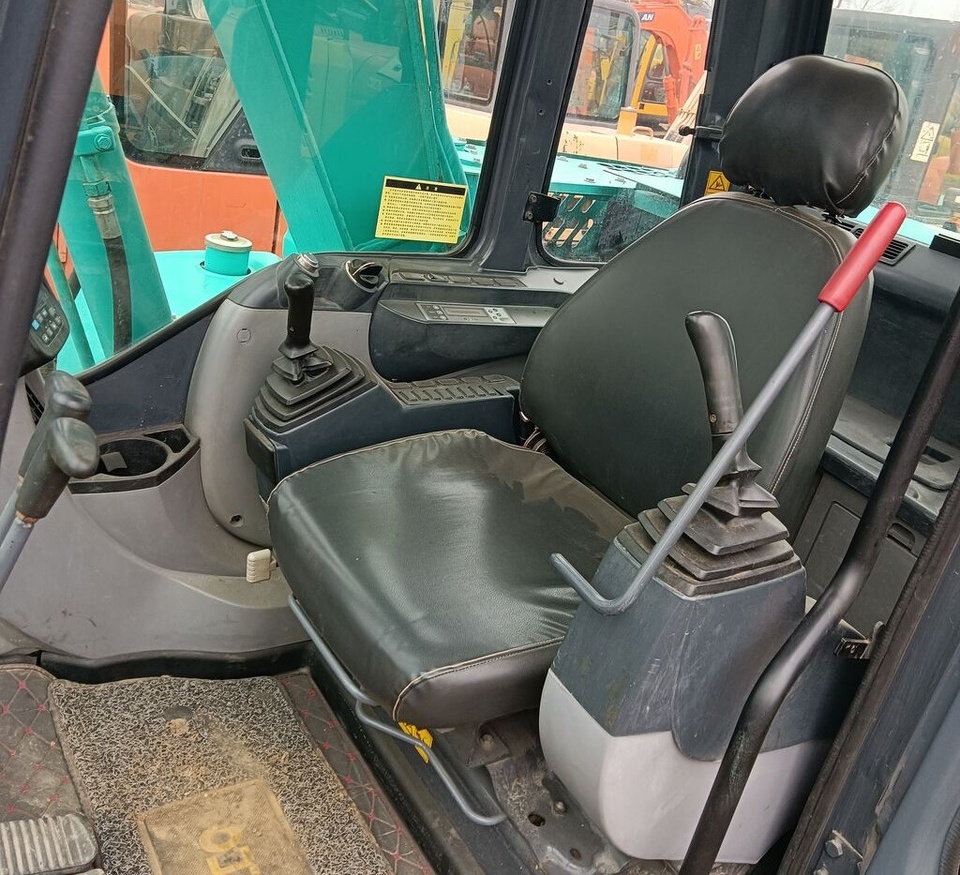 Kobelco SK75-8 - Ekskavator perayap: gambar 3 Kobelco SK75-8 - Ekskavator perayap: gambar 3