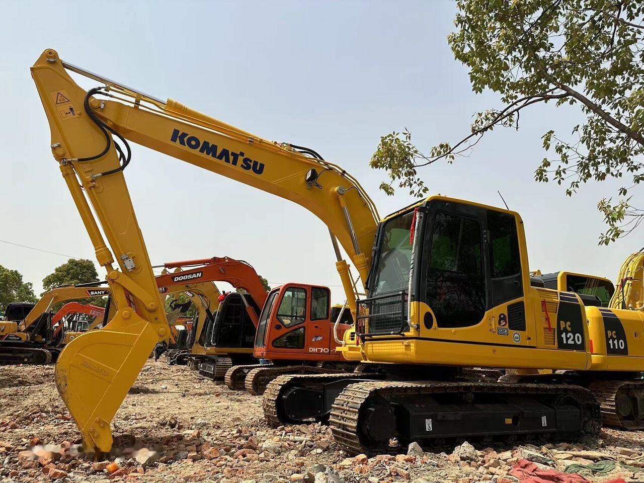 Komatsu PC120-8 - Ekskavator perayap: gambar 4 Komatsu PC120-8 - Ekskavator perayap: gambar 4