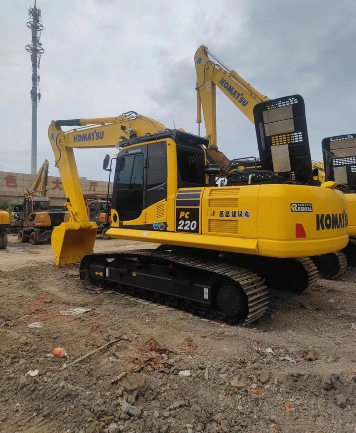 Komatsu PC220-8 - Ekskavator perayap: gambar 2 Komatsu PC220-8 - Ekskavator perayap: gambar 2