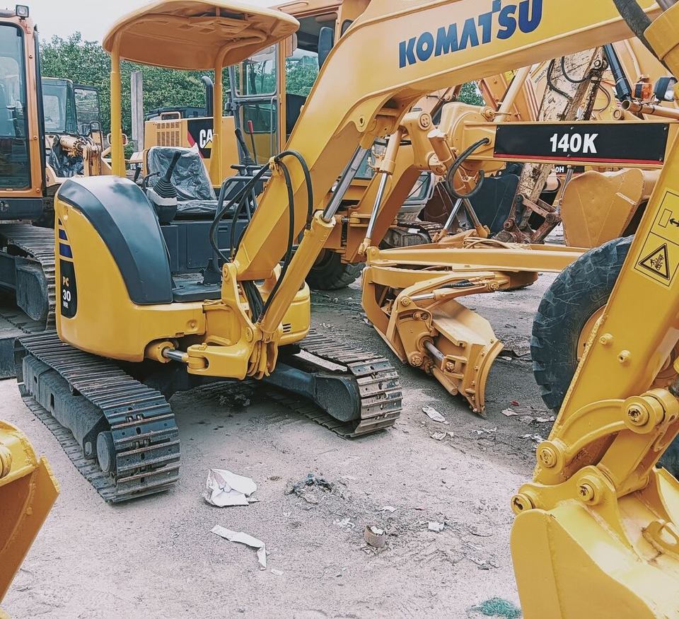 Ekskavator mini Komatsu PC30MR: gambar 6