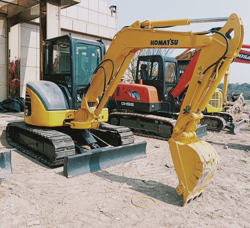 Komatsu PC40MR - Ekskavator mini: gambar 1 Komatsu PC40MR - Ekskavator mini: gambar 1
