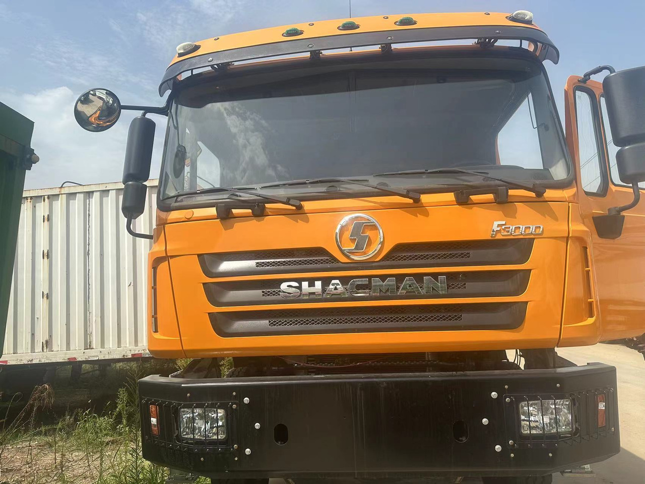 Shacman F3000 8x4 - Truk jungkit: gambar 3 Shacman F3000 8x4 - Truk jungkit: gambar 3