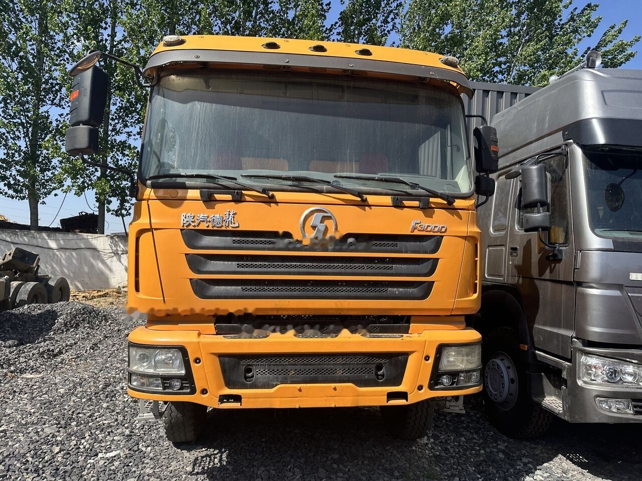 Shacman F3000 - Truk jungkit: gambar 5 Shacman F3000 - Truk jungkit: gambar 5