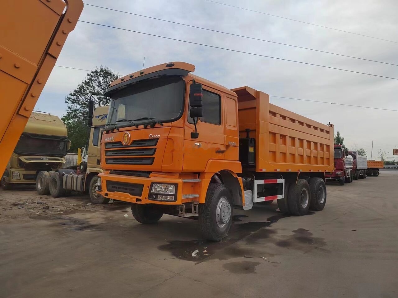 Shacman F3000 - Truk jungkit: gambar 4 Shacman F3000 - Truk jungkit: gambar 4