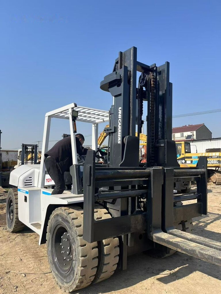 TCM FD100 - Forklift diesel: gambar 1 TCM FD100 - Forklift diesel: gambar 1