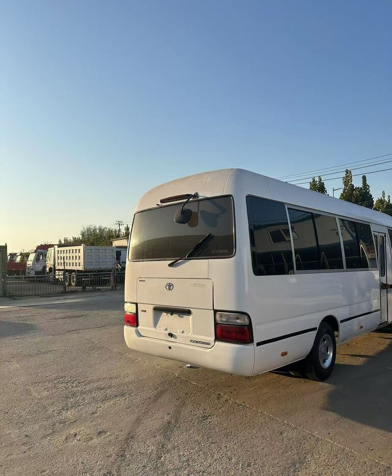 Toyota Coaster - Bus pinggiran kota: gambar 3 Toyota Coaster - Bus pinggiran kota: gambar 3