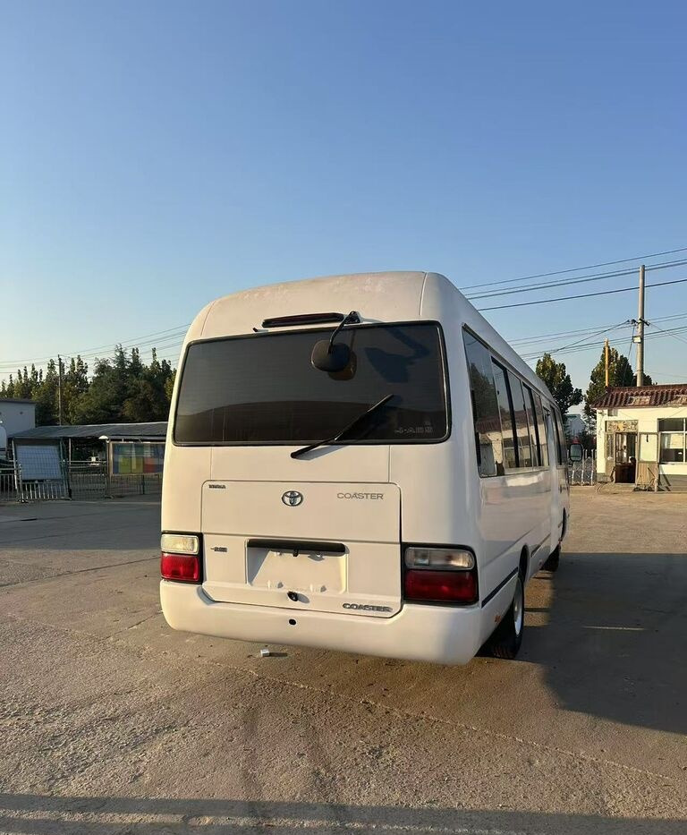 Toyota Coaster - Bus pinggiran kota: gambar 1 Toyota Coaster - Bus pinggiran kota: gambar 1