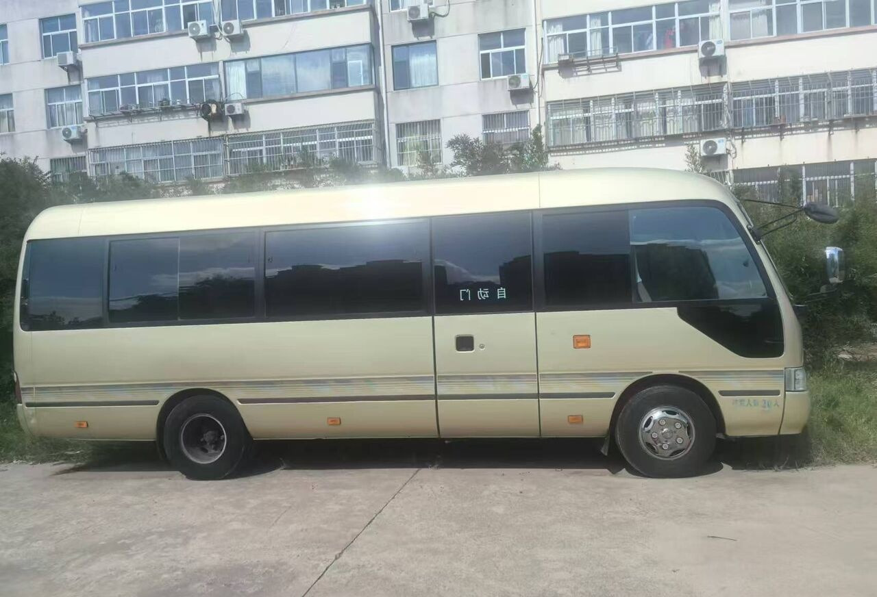 Toyota Coaster - Bus pinggiran kota: gambar 2 Toyota Coaster - Bus pinggiran kota: gambar 2