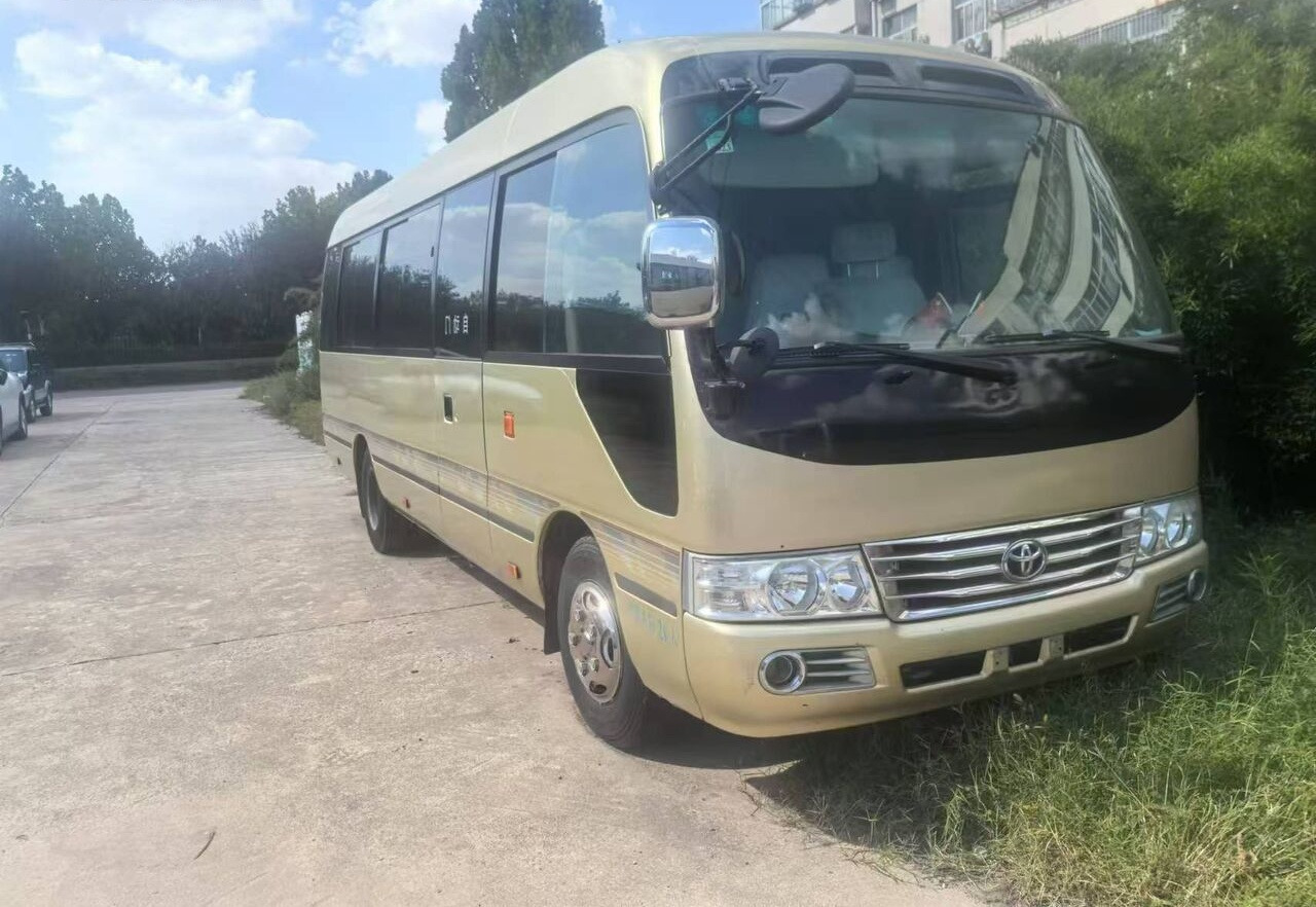 Toyota Coaster - Bus pinggiran kota: gambar 4 Toyota Coaster - Bus pinggiran kota: gambar 4