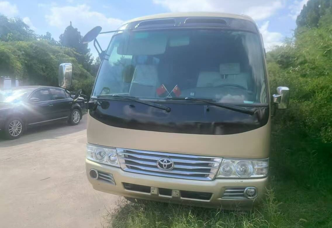 Toyota Coaster - Bus pinggiran kota: gambar 3 Toyota Coaster - Bus pinggiran kota: gambar 3