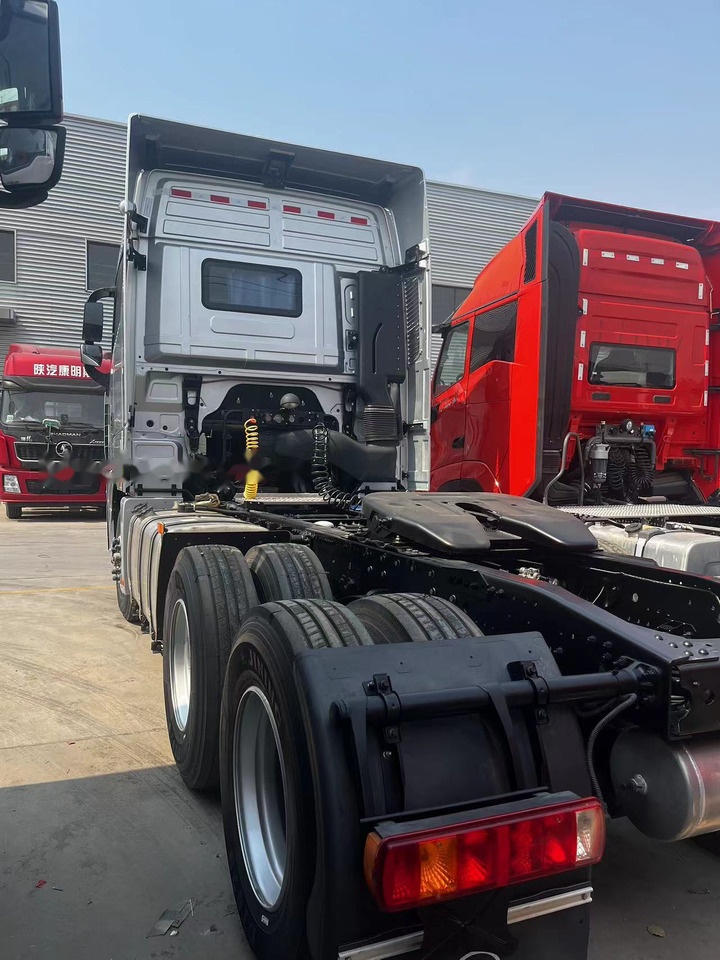 Foton Auman EST A510 - Tractor head: gambar 1 Foton Auman EST A510 - Tractor head: gambar 1
