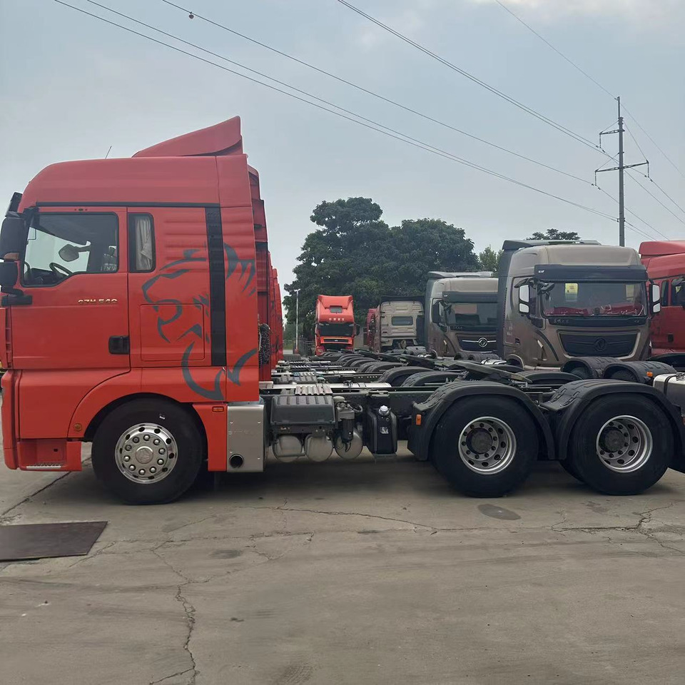 Sinotruk - Tractor head: gambar 2 Sinotruk - Tractor head: gambar 2