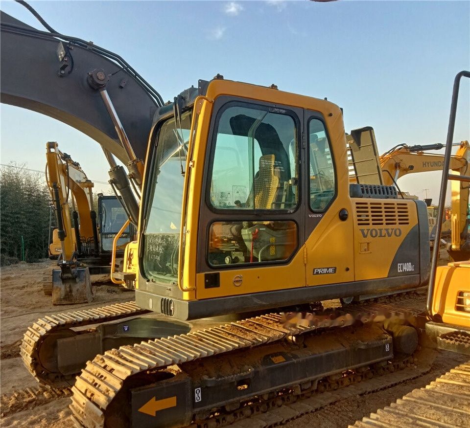 Volvo EC140B - Ekskavator perayap: gambar 1 Volvo EC140B - Ekskavator perayap: gambar 1