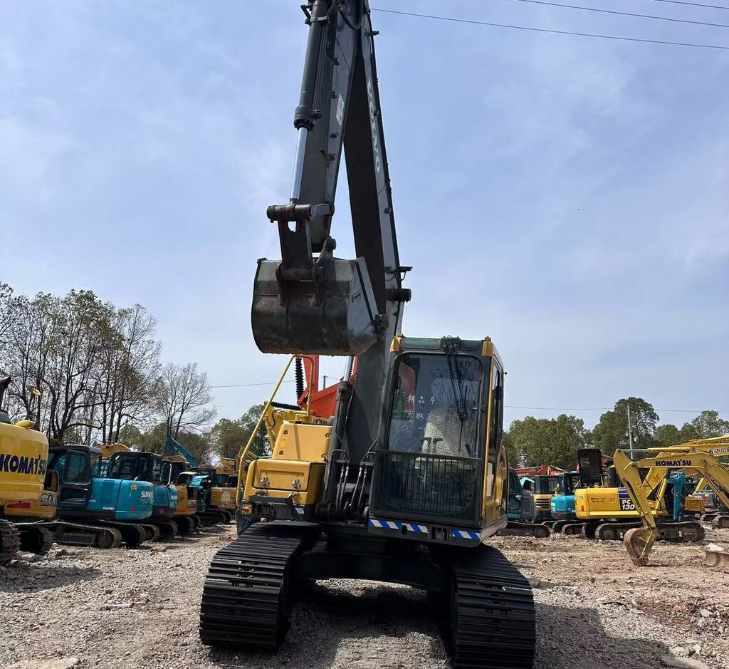 Volvo EC140D - Ekskavator perayap: gambar 2 Volvo EC140D - Ekskavator perayap: gambar 2