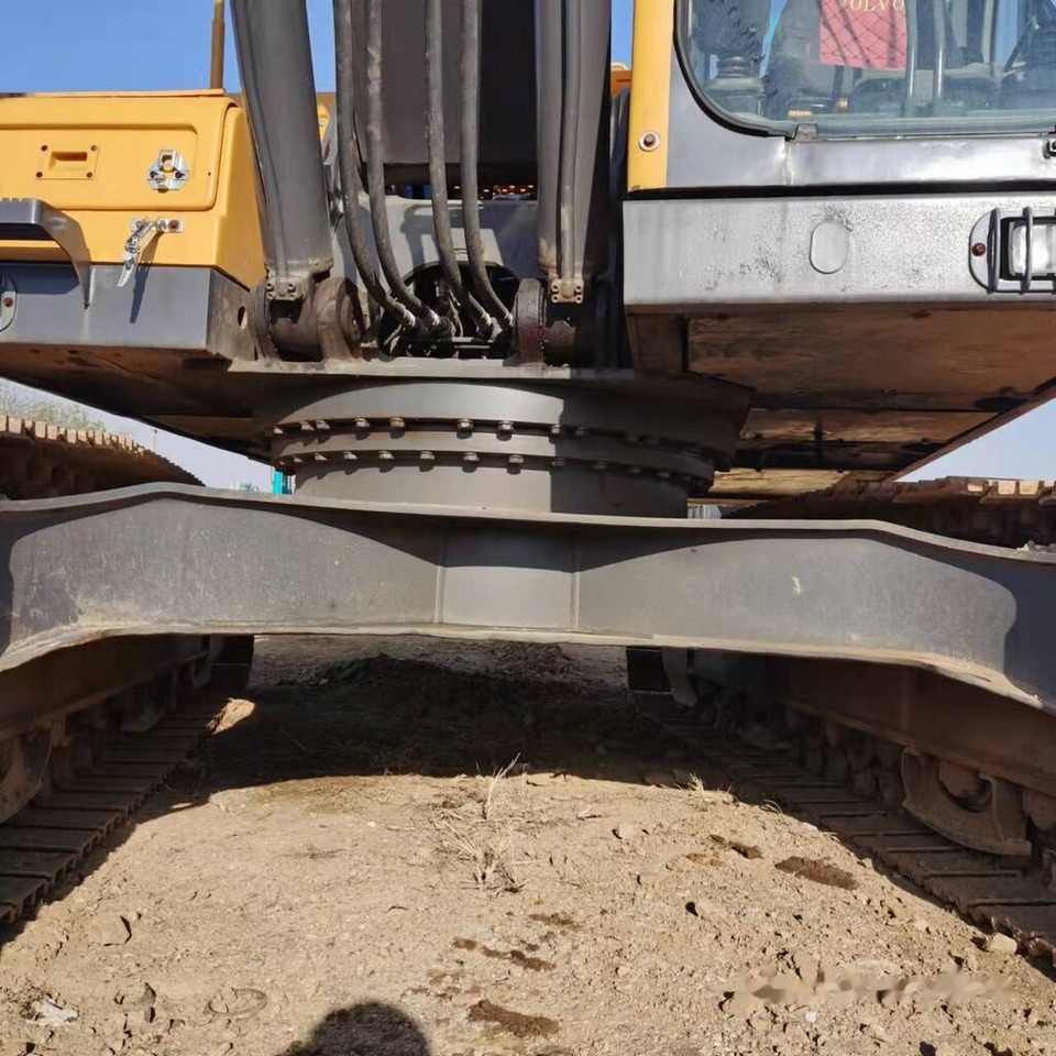 Volvo EC210BLC - Ekskavator perayap: gambar 1 Volvo EC210BLC - Ekskavator perayap: gambar 1