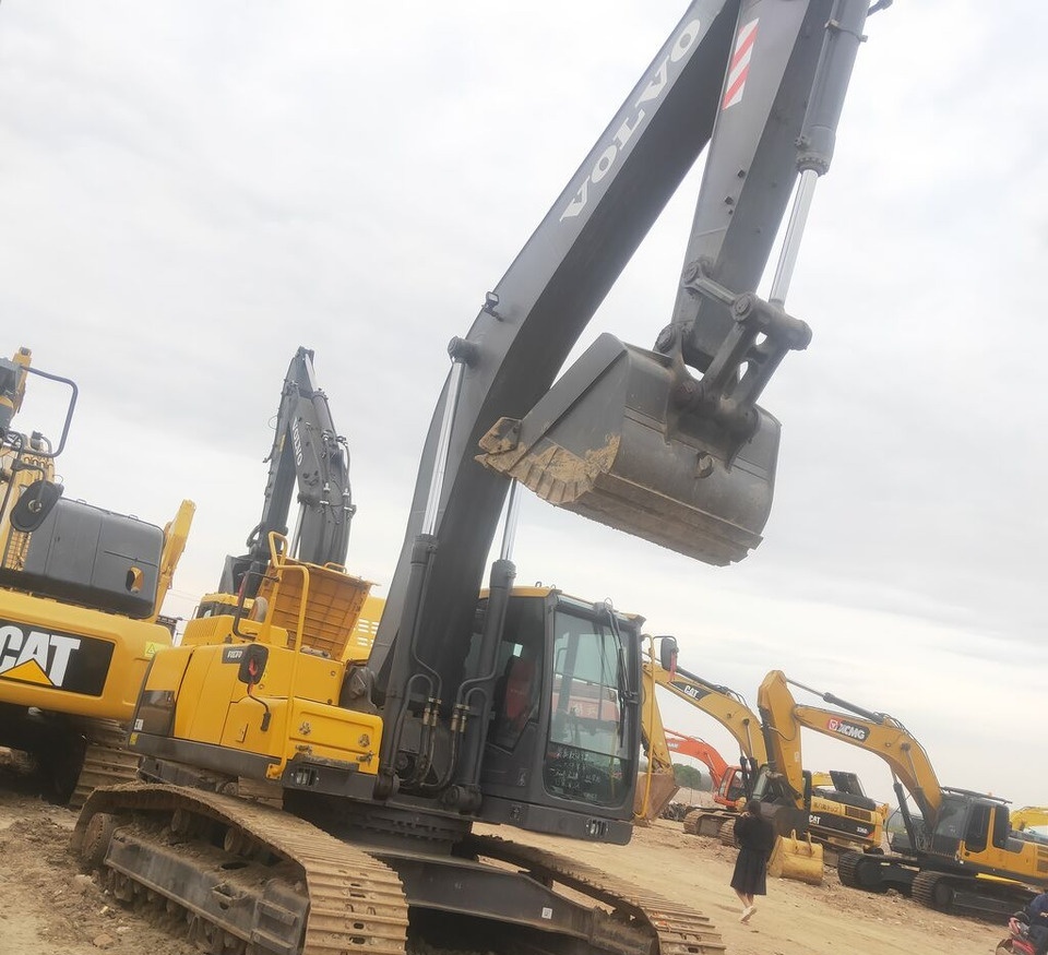 Volvo EC300 - Ekskavator perayap: gambar 4 Volvo EC300 - Ekskavator perayap: gambar 4