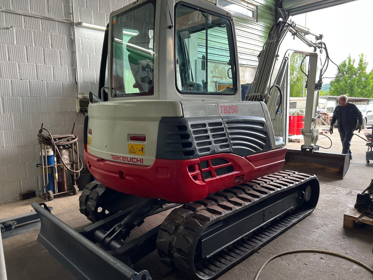 Takeuchi TB 250 V4 - Ekskavator mini: gambar 1 Takeuchi TB 250 V4 - Ekskavator mini: gambar 1