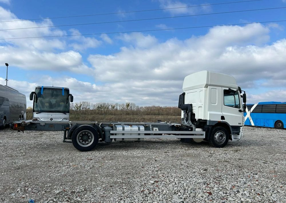 DAF CF75.310 - Truk sasis: gambar 2 DAF CF75.310 - Truk sasis: gambar 2