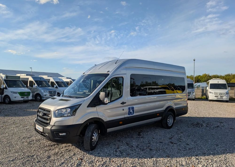 Bus mini, Van penumpang baru Ford Transit: gambar 11