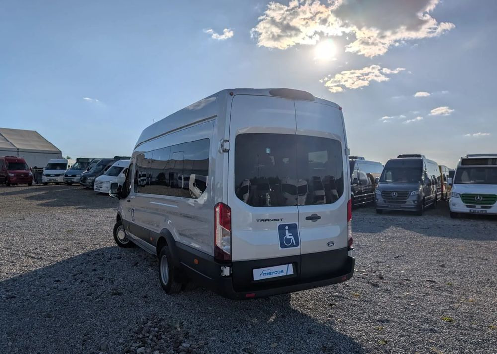 Bus mini, Van penumpang baru Ford Transit: gambar 8