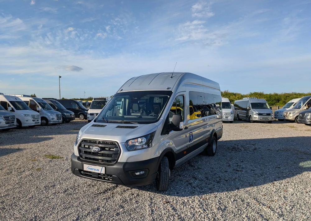 Bus mini, Van penumpang baru Ford Transit: gambar 12