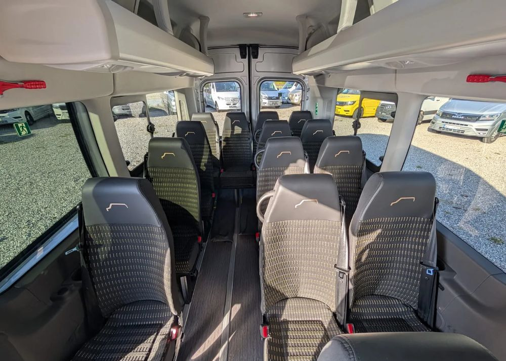 Bus mini, Van penumpang baru Ford Transit: gambar 20