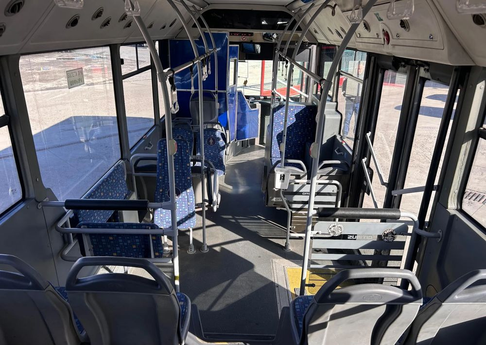 Bus kota Isuzu Citybus: gambar 11 Bus kota Isuzu Citybus: gambar 11