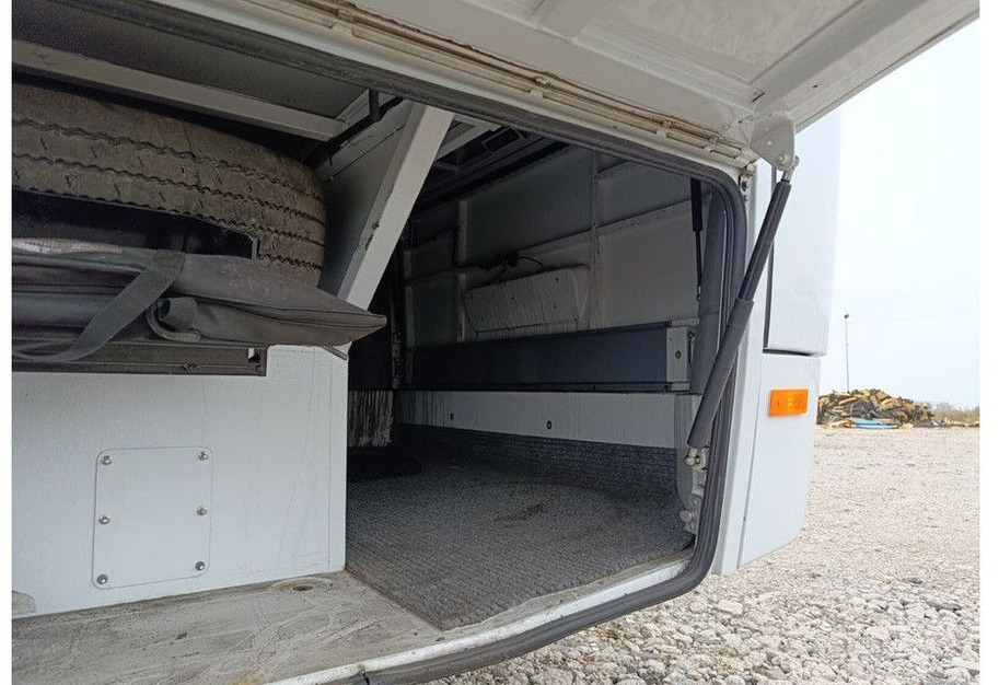 Bus pinggiran kota Isuzu Novolux: gambar 6