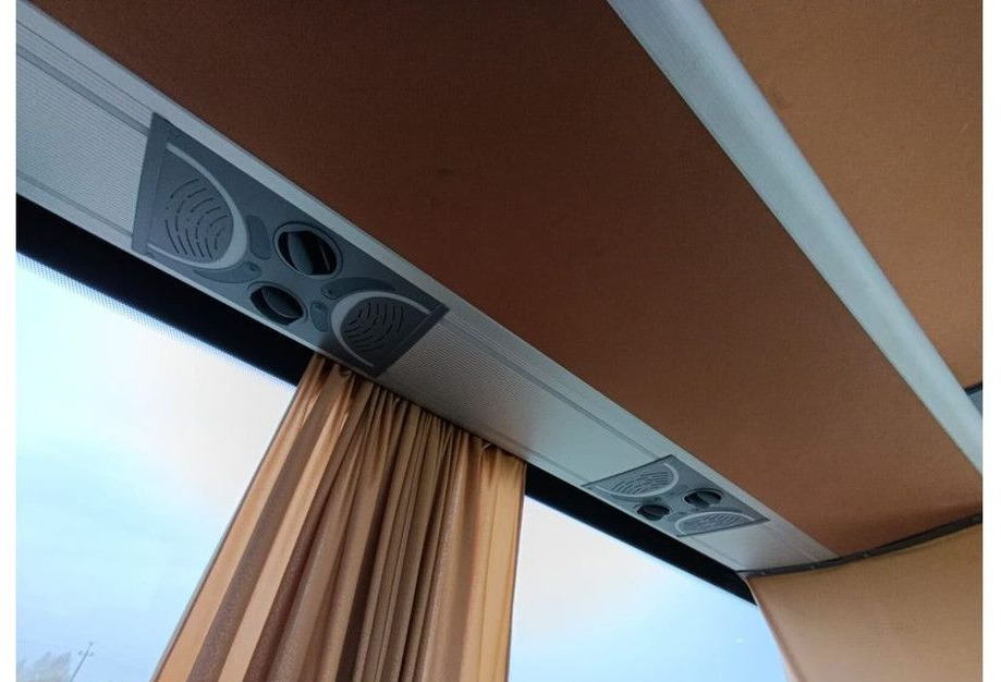 Bus pinggiran kota Isuzu Novolux: gambar 20