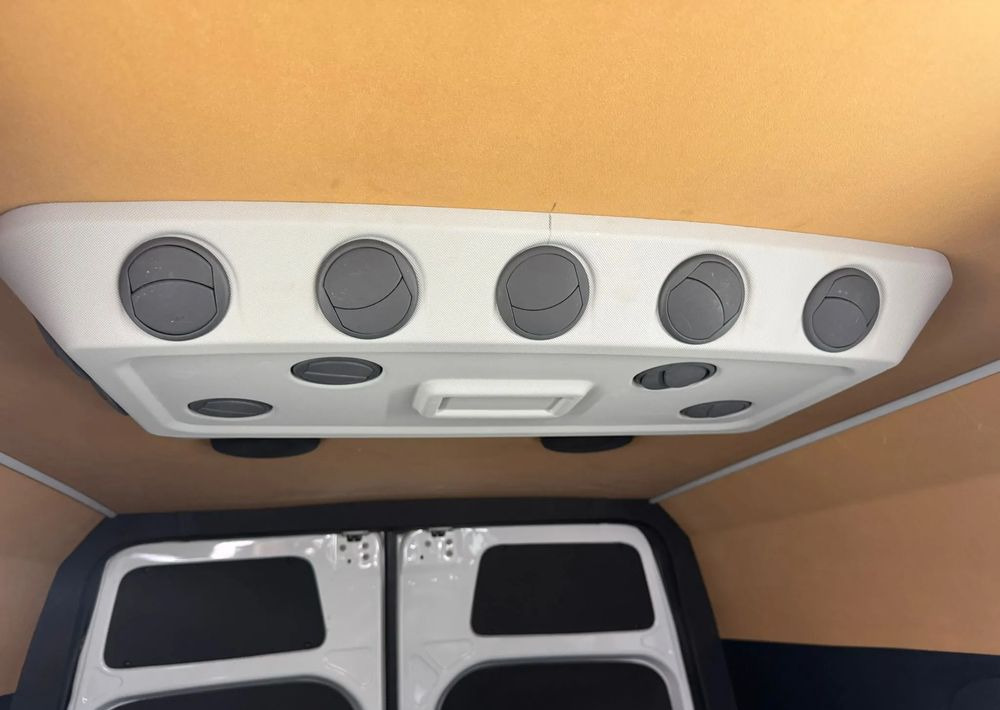 Bus mini, Bus listrik baru Mercedes-Benz E-Sprinter Mercus: gambar 18 Bus mini, Bus listrik baru Mercedes-Benz E-Sprinter Mercus: gambar 18